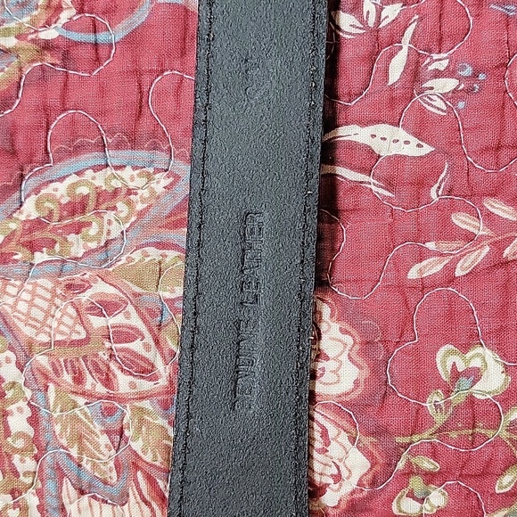 EUC- GORGEOUS Hook and Eye Leather Belt - Picture 3 of 3